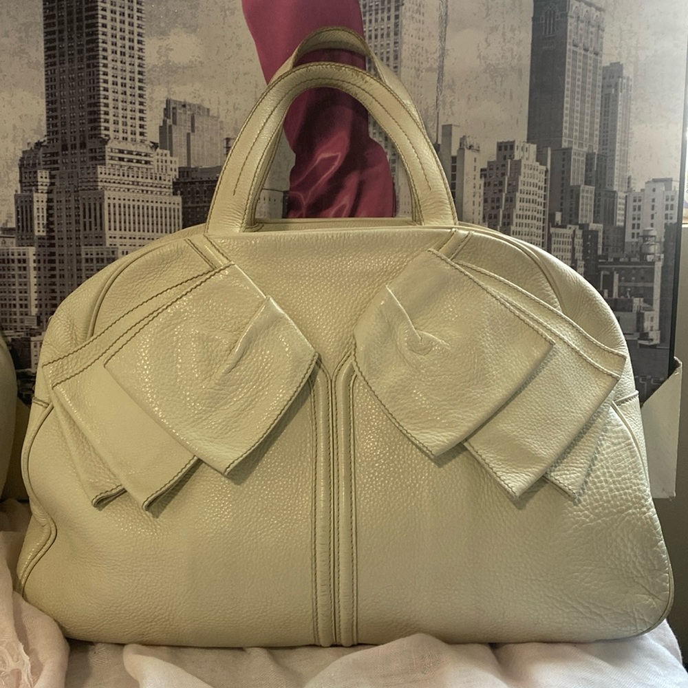 YVES SAINT LAURENT White Pebbled Leather Large Obi Bowler Bag w/ Zippered Pouch